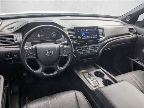 Certified 2025 Honda Passport TrailSport image 16