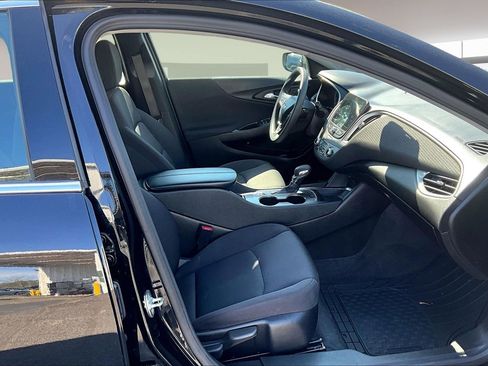 Used 2025 Chevrolet Malibu LT image 29