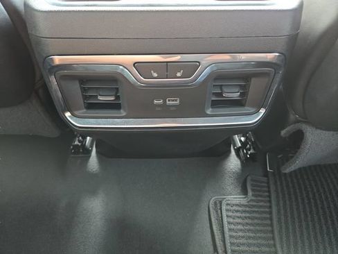Used 2022 GMC Sierra 1500 Denali Ultimate AWD/4WD image 11