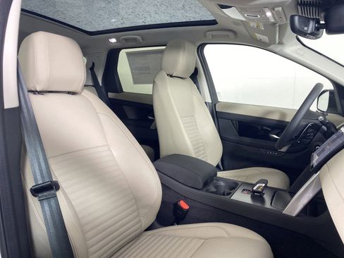 Used 2025 Land Rover Discovery Sport S image 17