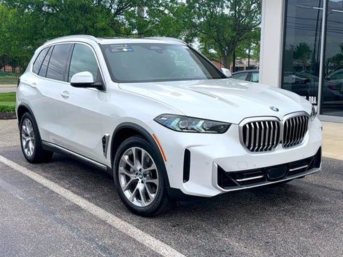 Certified 2024 BMW X5 xDrive40i w/ Premium Package AWD/4WD image 1