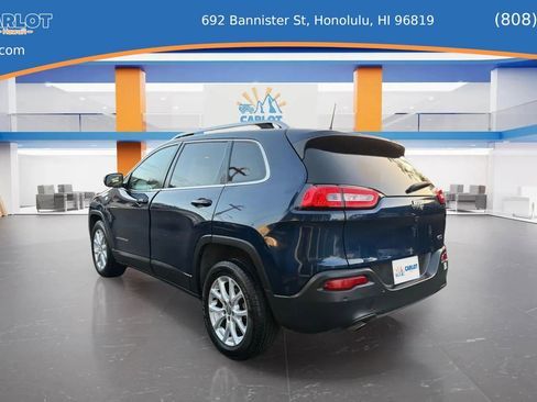 Used 2018 Jeep Cherokee Latitude Plus w/ Comfort/Convenience Group image 4