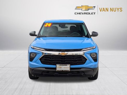 Used 2024 Chevrolet TrailBlazer LS FWD image 2