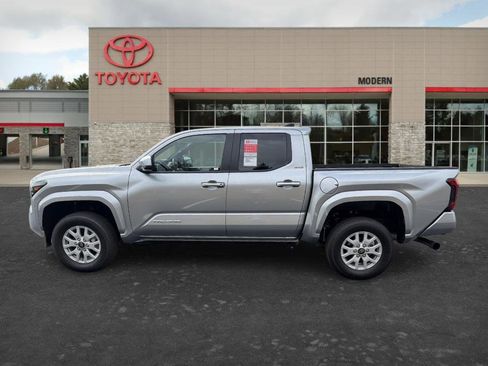 New 2026 Toyota Tacoma SR5 image 7