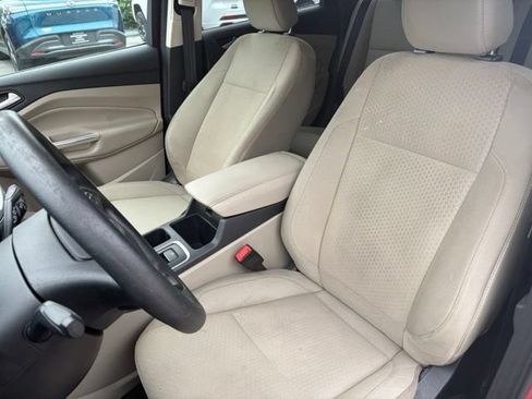 Used 2019 Ford Escape SE FWD image 15