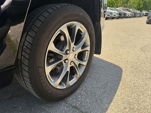 Used 2019 Jeep Grand Cherokee Summit AWD/4WD image 15