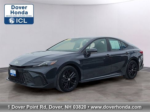 Used 2025 Toyota Camry SE w/ Convenience Package image 1