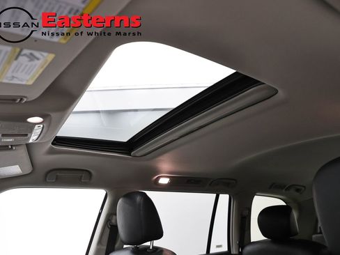 Used 2024 Nissan Armada SL AWD/4WD image 40