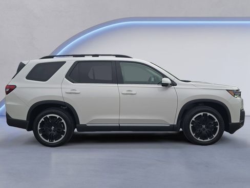 New 2026 Honda Pilot Touring image 7
