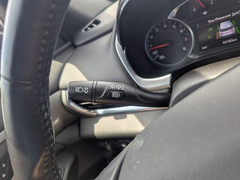 Used 2022 Chevrolet Traverse LT image 31