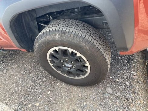 Used 2025 Toyota Tacoma TRD Off-Road image 4