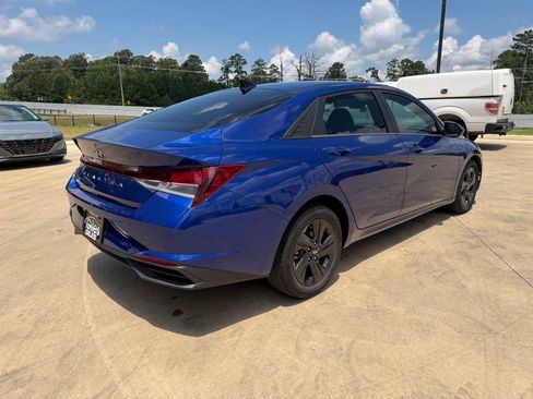 Used 2021 Hyundai Elantra SEL w/ Convenience Package FWD image 5