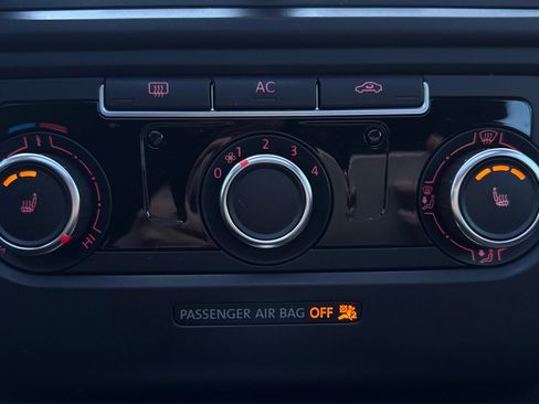 Used 2012 Volkswagen Golf TDI image 22