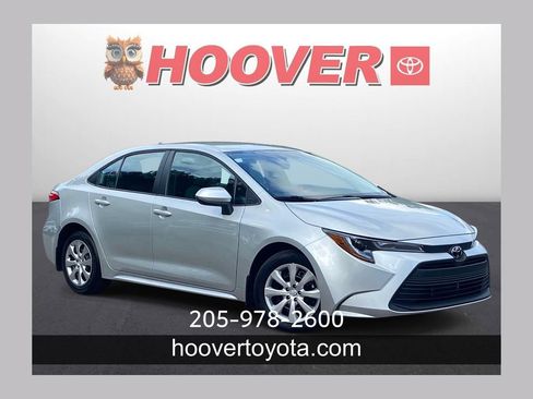 Used 2025 Toyota Corolla LE FWD image 1