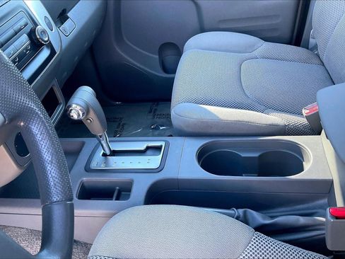 Used 2017 Nissan Frontier SV image 13