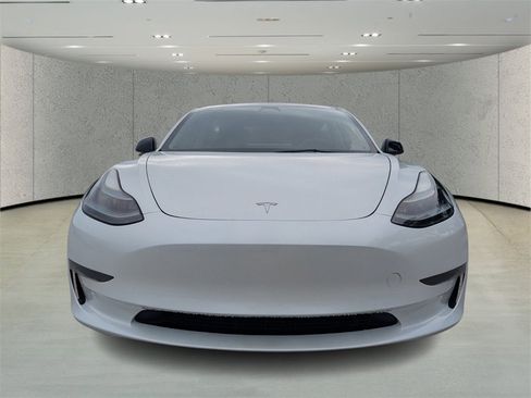 Used 2023 Tesla Model 3 Standard Range image 8