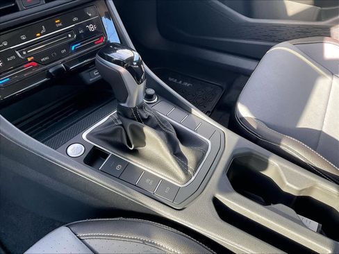 New 2025 Volkswagen Jetta SE image 14