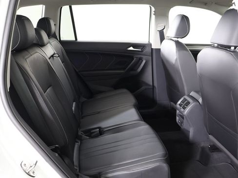 Used 2023 Volkswagen Tiguan SE w/ Panoramic Sunroof Package AWD/4WD image 36