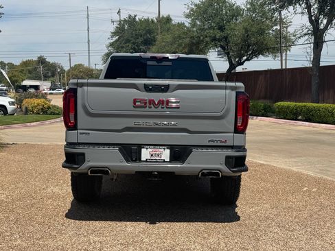Used 2024 GMC Sierra 1500 AT4 w/ Technology Package AWD/4WD image 9