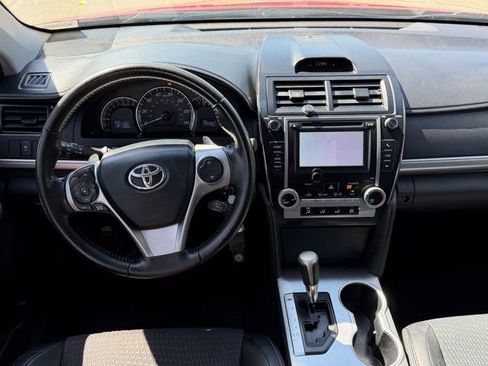Used 2013 Toyota Camry SE image 10