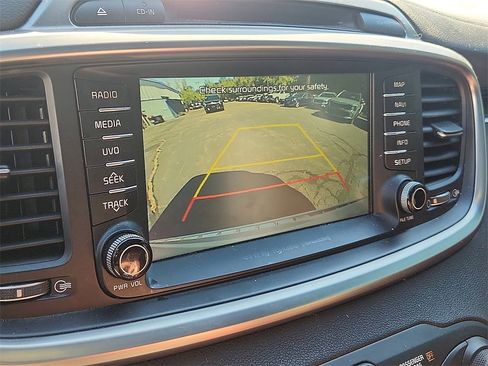 Used 2016 Kia Sorento SX image 19