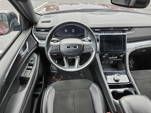 Used 2021 Jeep Grand Cherokee L Laredo AWD/4WD image 26