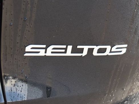 Certified 2025 Kia Seltos LX AWD/4WD image 12