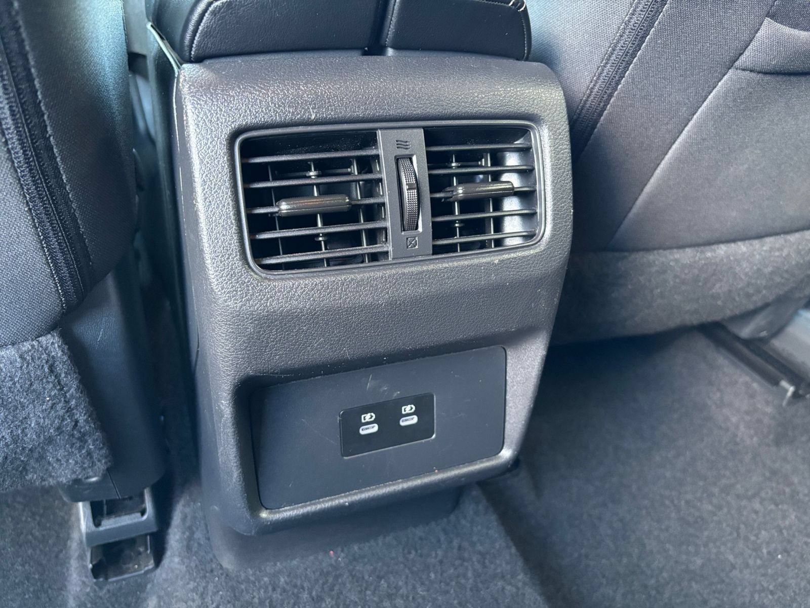 Used 2025 Nissan Rogue SV AWD/4WD image 24