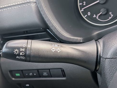 Used 2024 Nissan Sentra SV FWD image 25