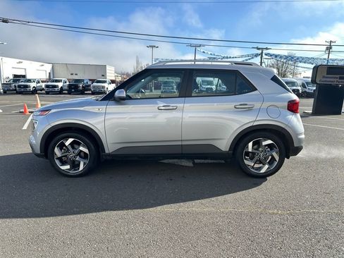 Certified 2023 Hyundai Venue SEL image 3
