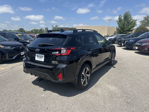 Used 2024 Subaru Crosstrek 2.0i Premium AWD/4WD image 4