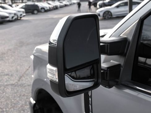 Used 2022 Ford F350 Platinum w/ FX4 Off-Road Package AWD/4WD image 45