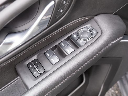 Used 2024 GMC Yukon Denali image 17