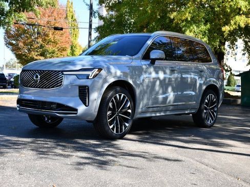 New 2026 Volvo XC90 B6 Plus w/ Protection Package Premier image 3