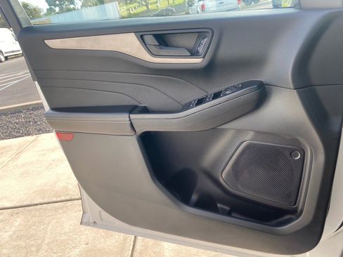 Used 2022 Ford Escape SE image 31