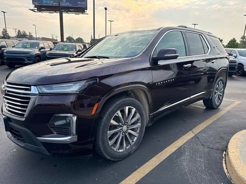 Used 2023 Chevrolet Traverse Premier AWD/4WD image 3