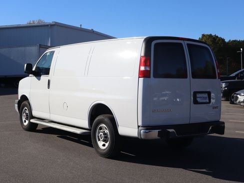 Used 2024 GMC Savana 2500 w/ Driver Convenience Package image 7