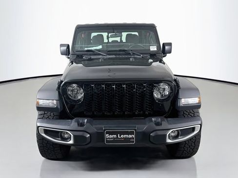 Used 2023 Jeep Gladiator Sport AWD/4WD image 2