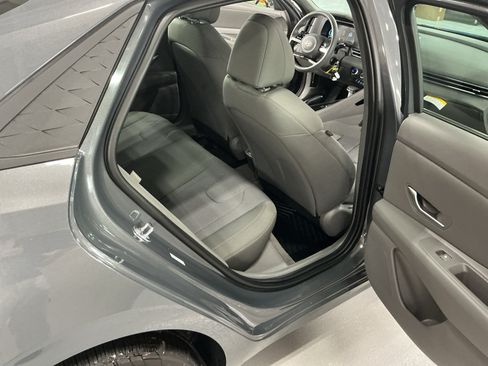 Used 2026 Hyundai Elantra SE FWD image 15