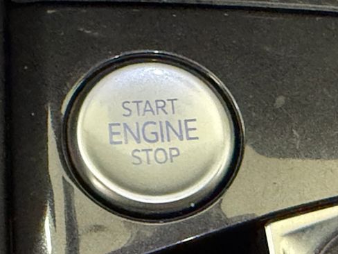 Used 2024 Volkswagen Tiguan Wolfsburg Edition image 28