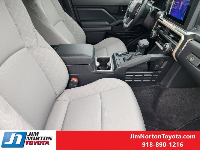 Used 2026 Toyota Tacoma SR5 AWD/4WD image 15