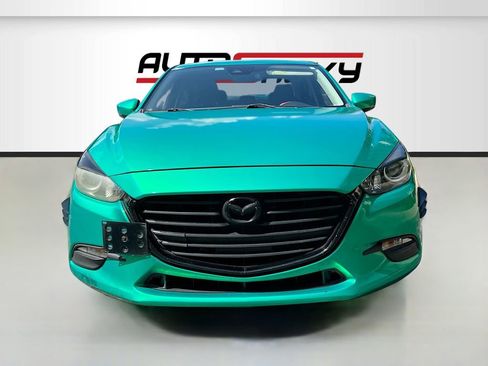 Used 2018 MAZDA MAZDA3 Touring FWD image 2