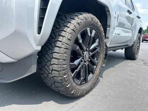 Used 2025 Toyota 4Runner Platinum AWD/4WD image 14