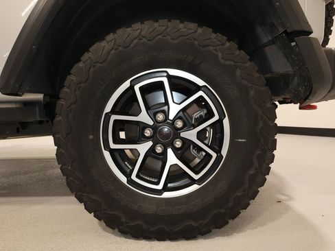 Used 2024 Jeep Wrangler Unlimited Rubicon image 32