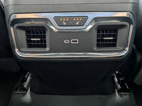 Used 2025 Chevrolet Silverado 1500 High Country w/ High Country Premium Package AWD/4WD image 19