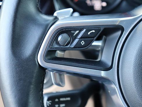 Used 2020 Porsche Macan image 19