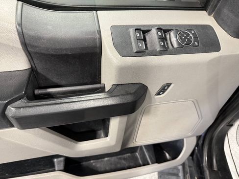 Used 2018 Ford F250 XL w/ Power Equipment Group AWD/4WD image 12