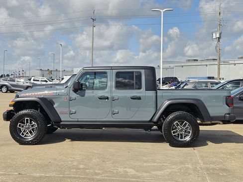 Used 2026 Jeep Gladiator Mojave AWD/4WD image 6
