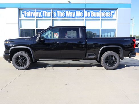 New 2026 Chevrolet Silverado 2500 LTZ w/ LTZ Plus Package AWD/4WD image 7