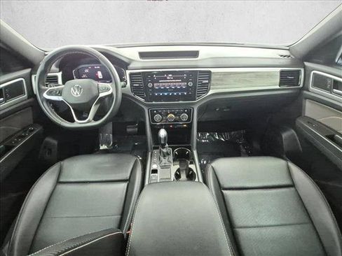 Used 2023 Volkswagen Atlas Cross Sport SE w/ Panoramic Sunroof Package FWD image 15